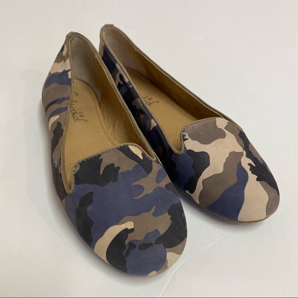 Splendid camouflage flats